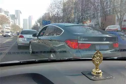 并线不打转向灯